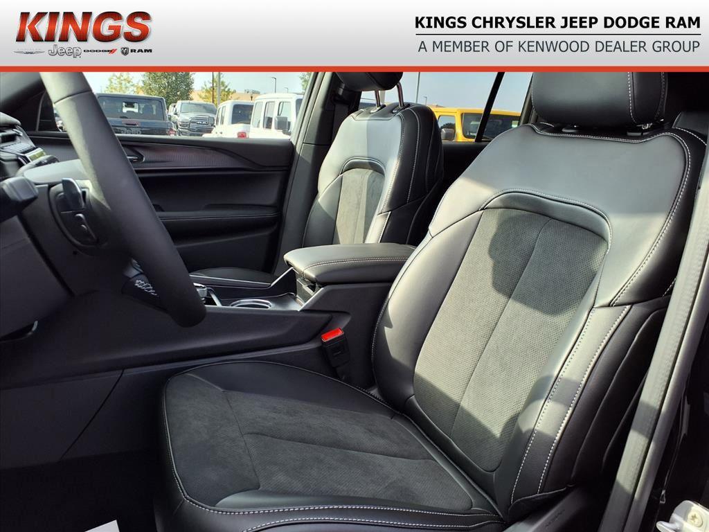 new 2025 Jeep Grand Cherokee car, priced at $41,719