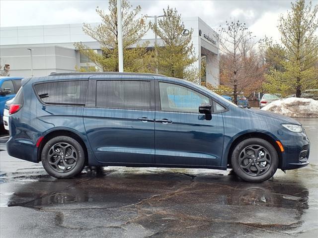 new 2025 Chrysler Pacifica Hybrid car, priced at $49,762