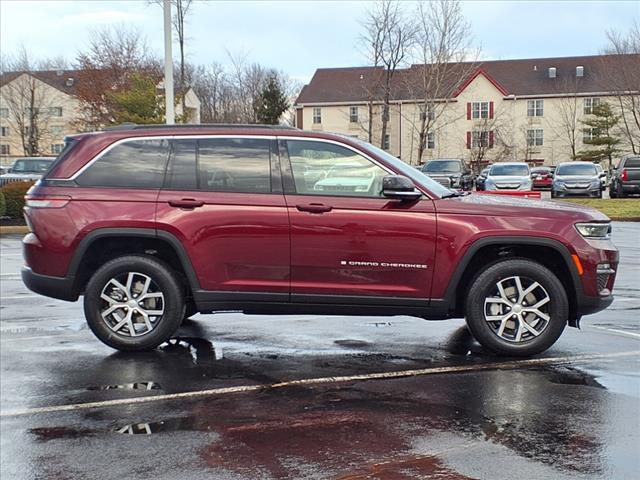 new 2025 Jeep Grand Cherokee car, priced at $44,043