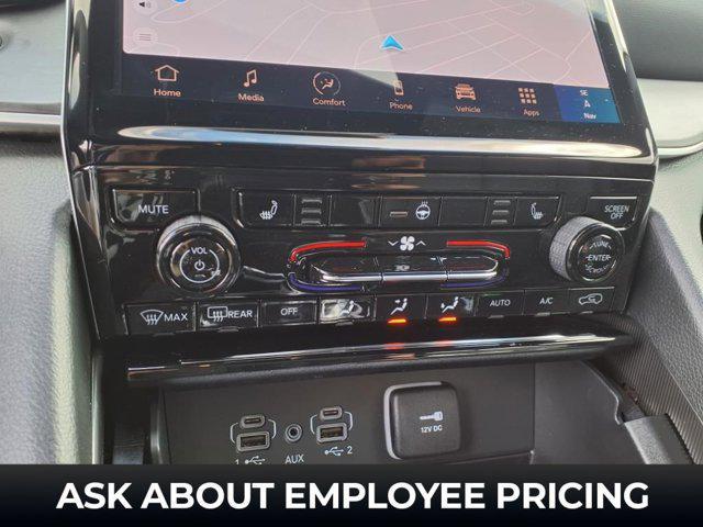 new 2025 Jeep Grand Cherokee car, priced at $44,295