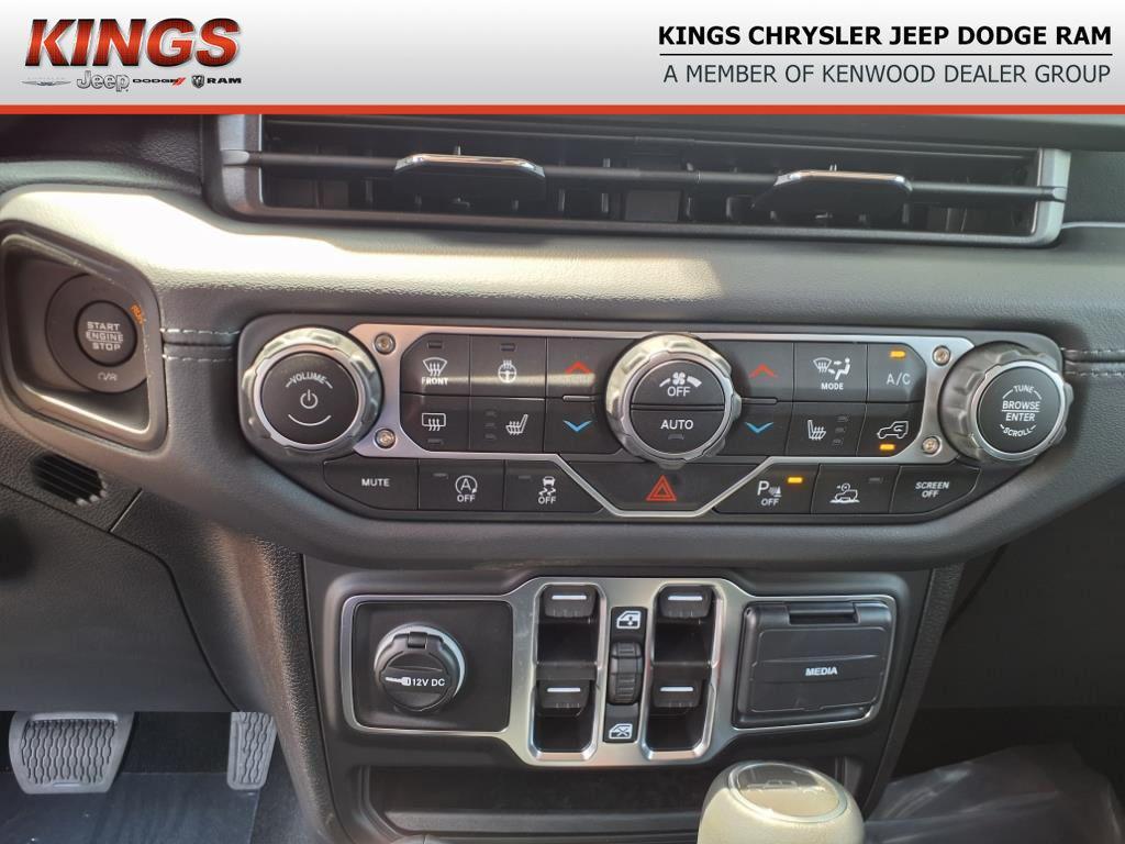 new 2025 Jeep Gladiator car, priced at $47,218
