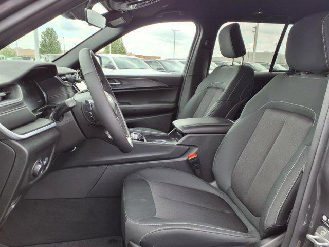 new 2025 Jeep Grand Cherokee car, priced at $38,828