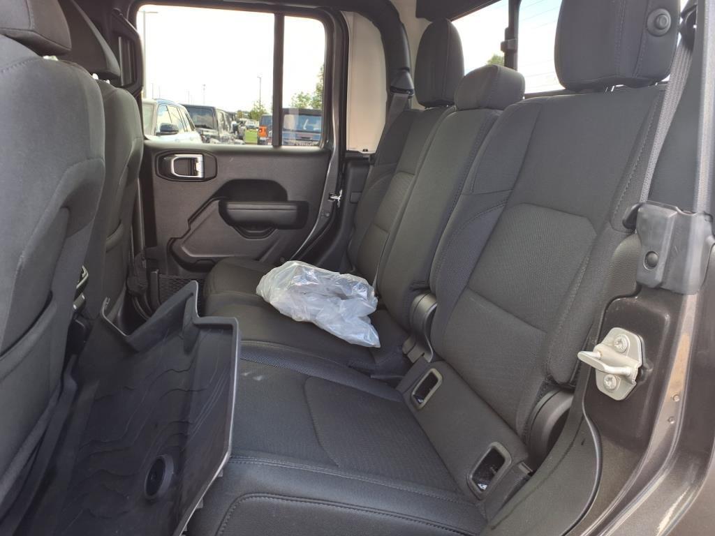 used 2023 Jeep Gladiator car, priced at $32,100