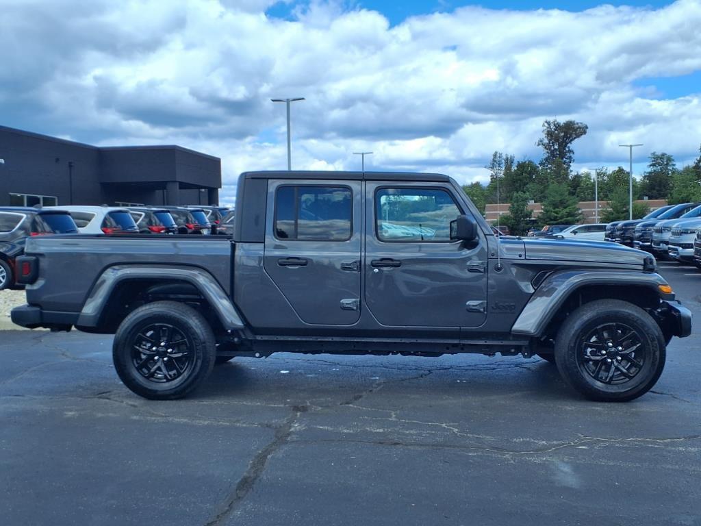 used 2023 Jeep Gladiator car, priced at $32,100
