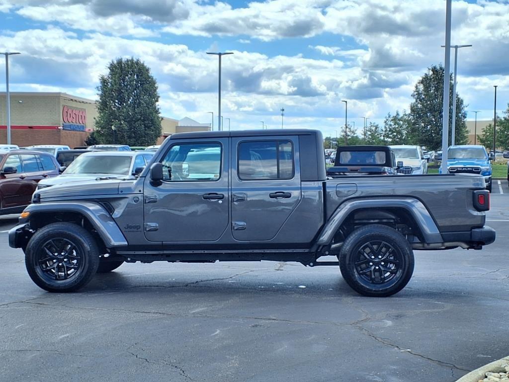 used 2023 Jeep Gladiator car, priced at $32,100