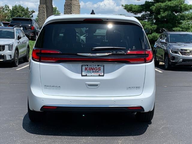 new 2024 Chrysler Pacifica car, priced at $42,231