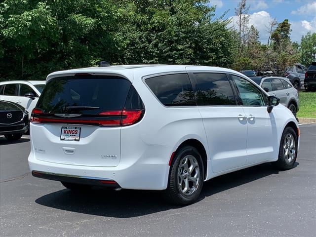 new 2024 Chrysler Pacifica car, priced at $42,231