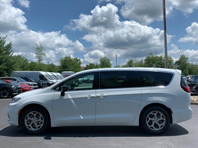 new 2024 Chrysler Pacifica car, priced at $42,231