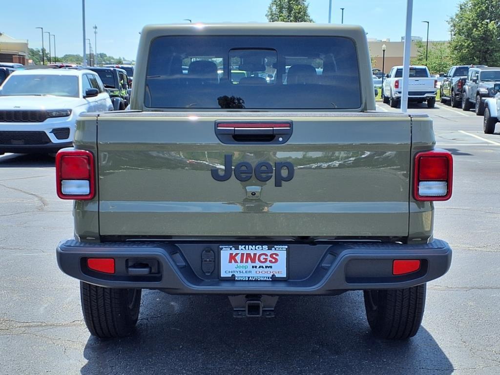 new 2025 Jeep Gladiator car, priced at $46,652
