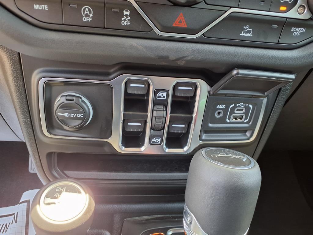 new 2025 Jeep Gladiator car, priced at $46,652