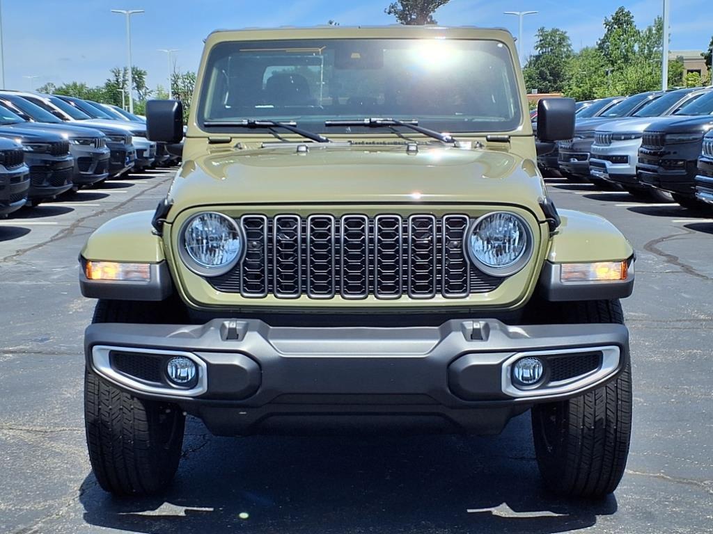 new 2025 Jeep Gladiator car, priced at $46,652