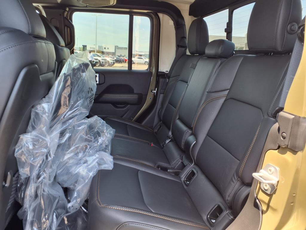 new 2025 Jeep Gladiator car, priced at $46,652