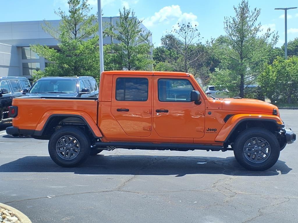 new 2025 Jeep Gladiator car, priced at $47,716