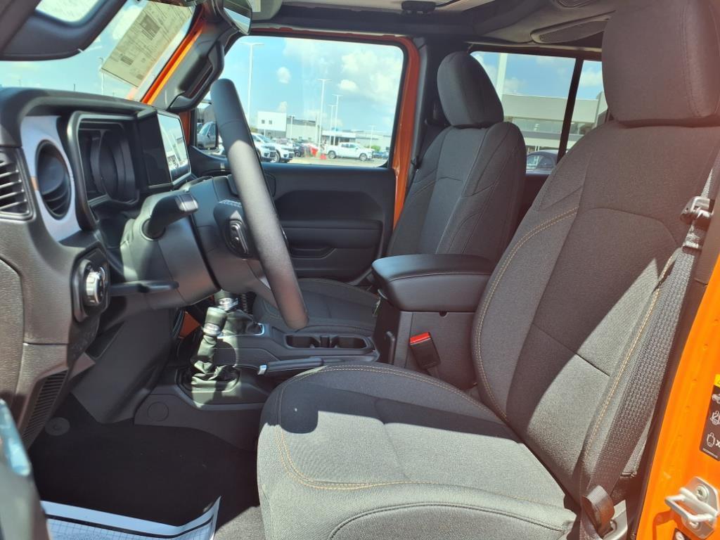 new 2025 Jeep Gladiator car, priced at $47,716