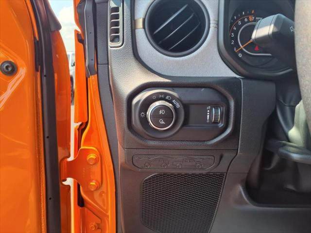 new 2025 Jeep Gladiator car, priced at $46,798