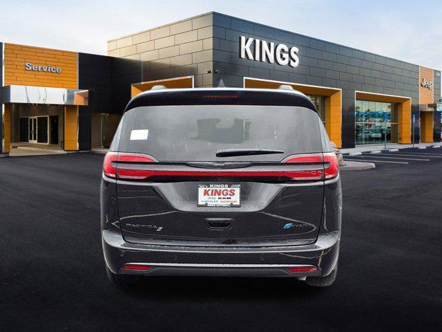 new 2025 Chrysler Pacifica Hybrid car, priced at $52,332