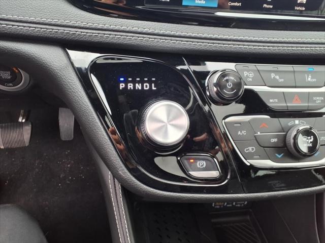 new 2025 Chrysler Pacifica Hybrid car, priced at $53,456