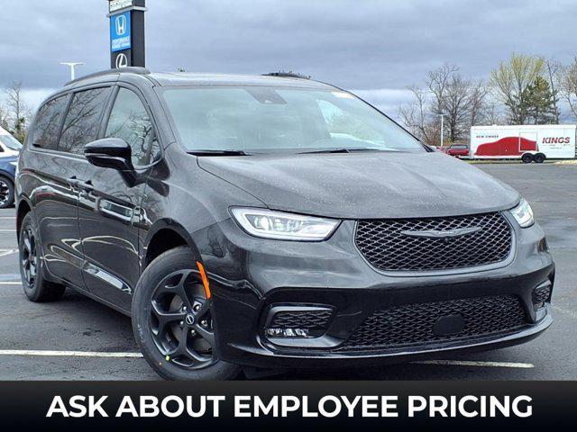 new 2025 Chrysler Pacifica Hybrid car, priced at $52,280