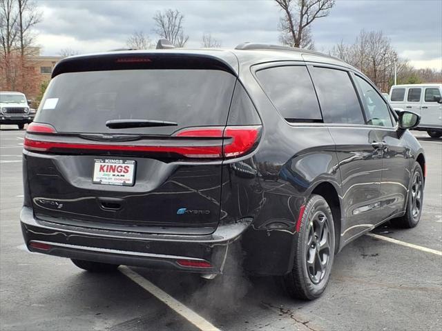 new 2025 Chrysler Pacifica Hybrid car, priced at $53,456