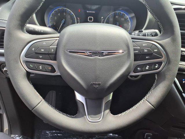 new 2025 Chrysler Pacifica car, priced at $44,675