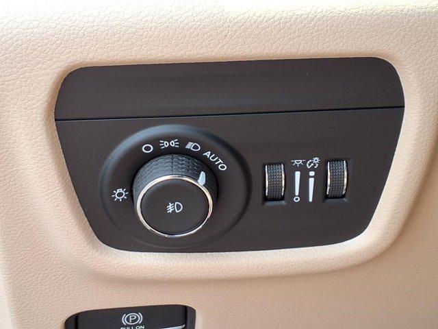 new 2025 Jeep Grand Cherokee car, priced at $46,707