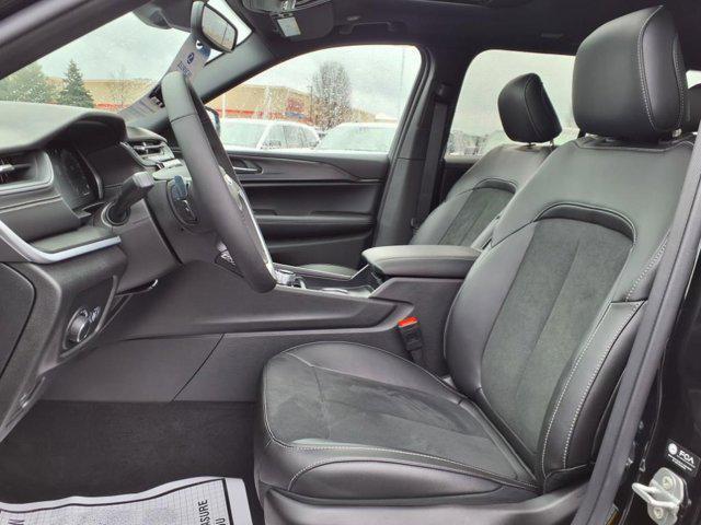 new 2025 Jeep Grand Cherokee car, priced at $43,140