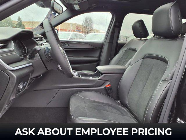 new 2025 Jeep Grand Cherokee car, priced at $45,175