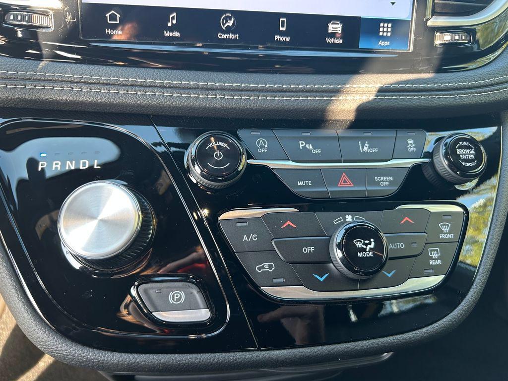 new 2026 Chrysler Pacifica car, priced at $37,252