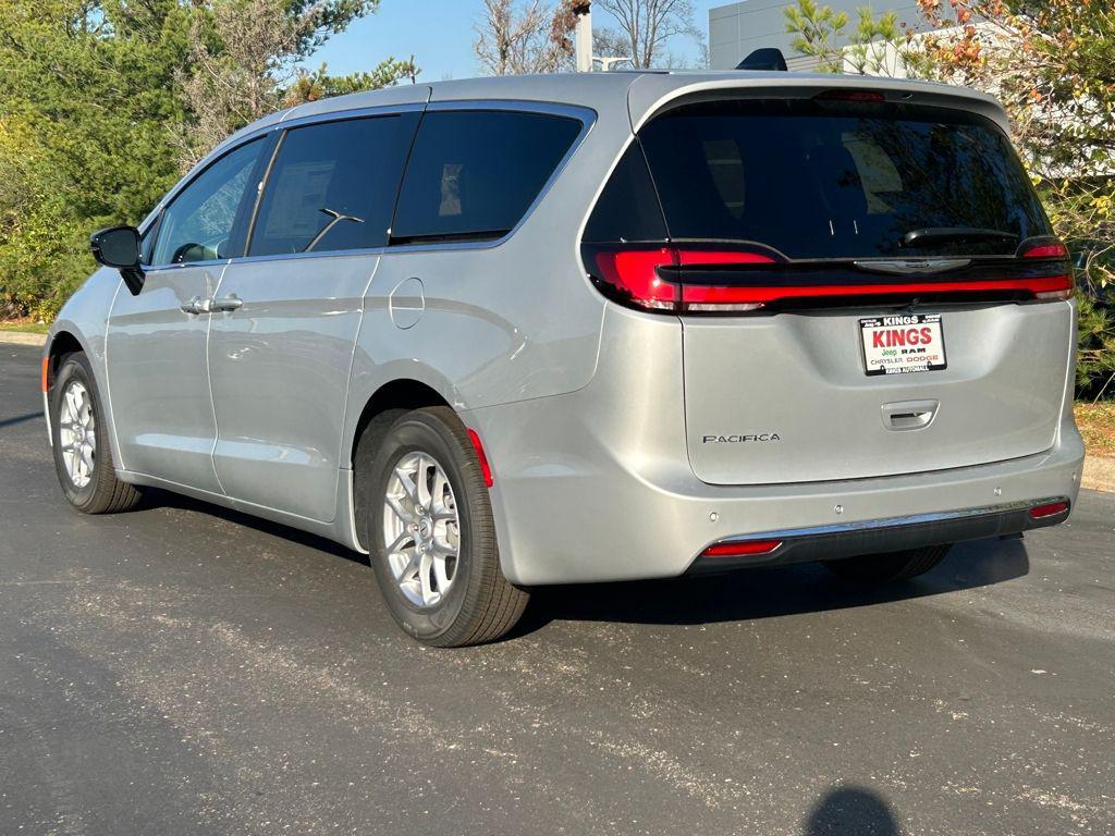 new 2026 Chrysler Pacifica car, priced at $37,252