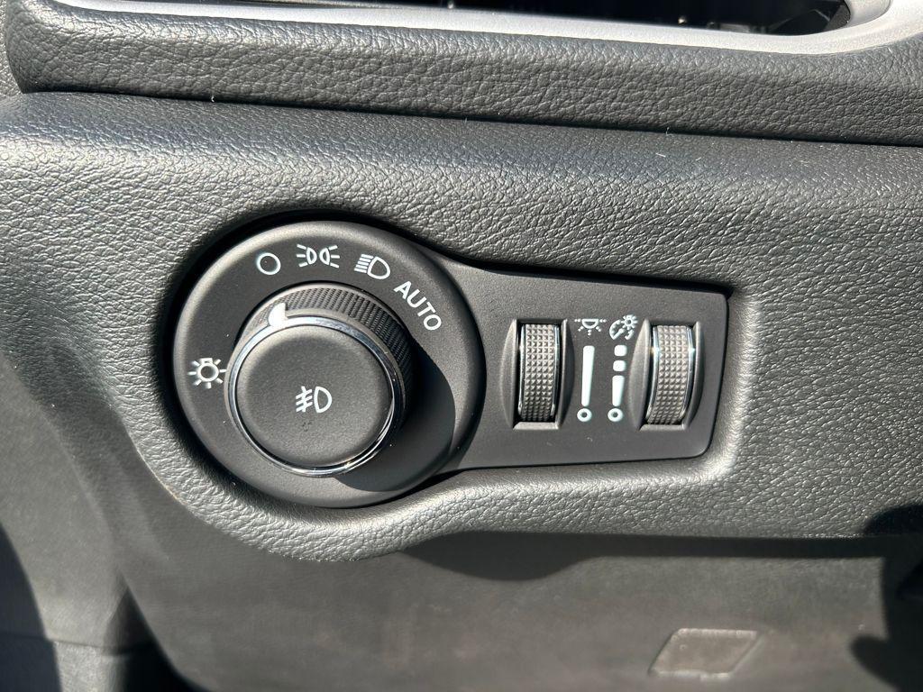 new 2026 Chrysler Pacifica car, priced at $37,252