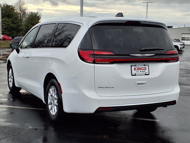 new 2025 Chrysler Pacifica car, priced at $45,425