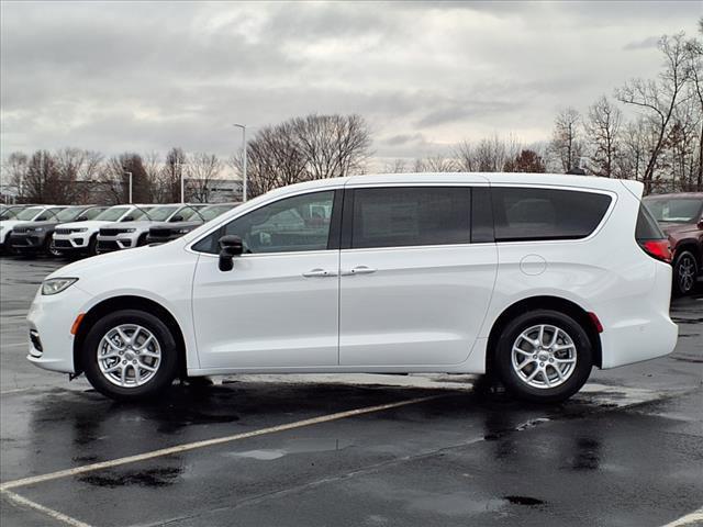 new 2025 Chrysler Pacifica car, priced at $45,425