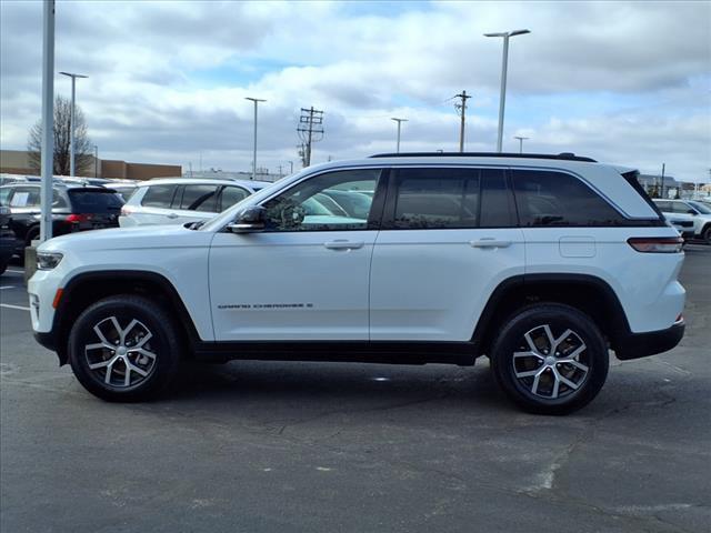 new 2025 Jeep Grand Cherokee car, priced at $41,876