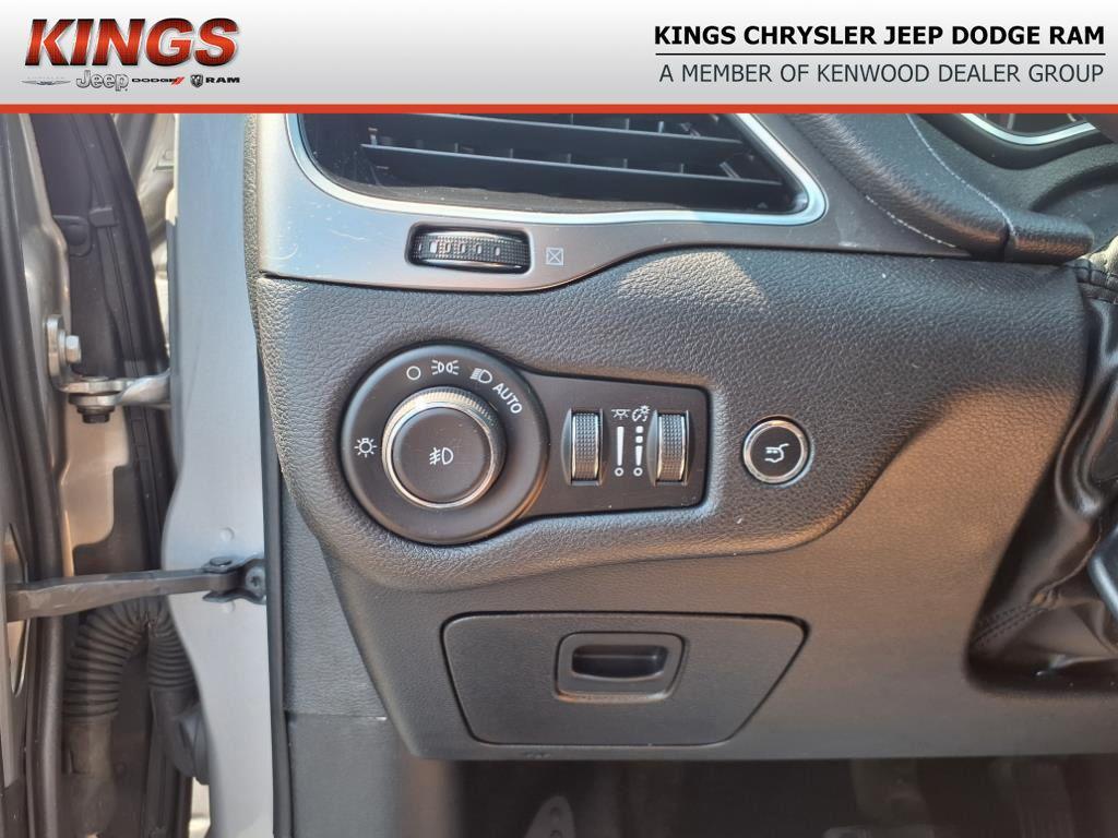 used 2019 Jeep Cherokee car, priced at $17,500
