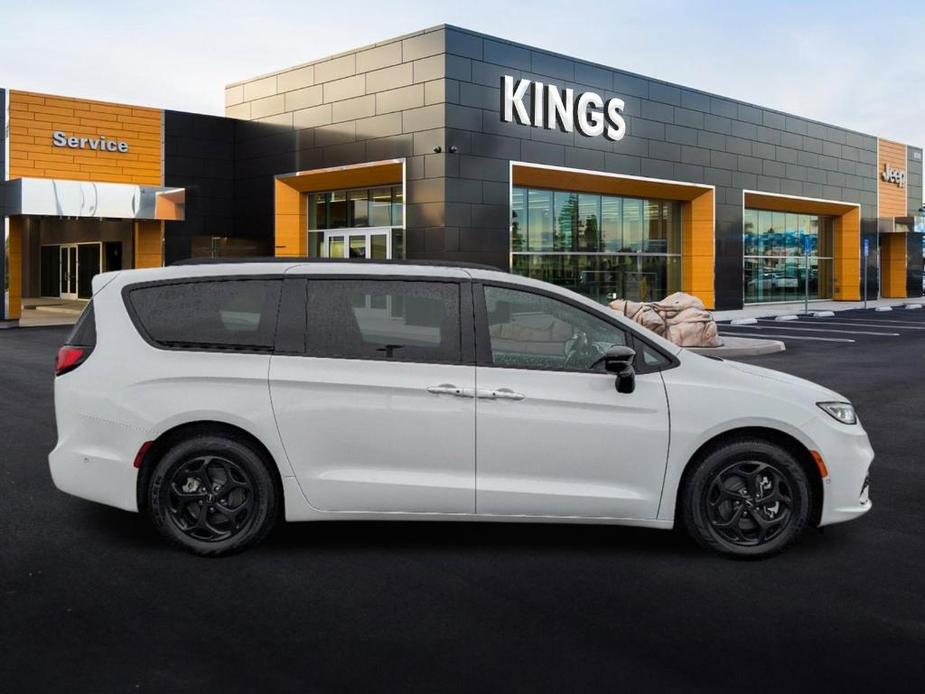 new 2024 Chrysler Pacifica Hybrid car, priced at $50,719