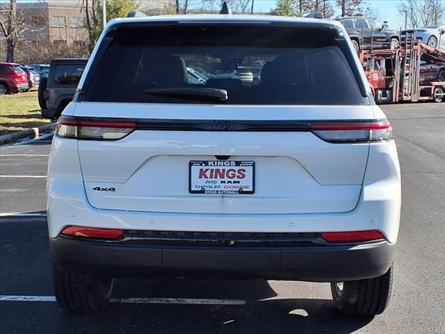 new 2025 Jeep Grand Cherokee car, priced at $43,828