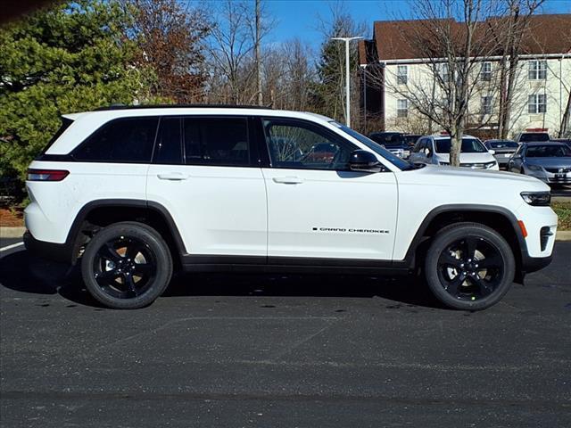 new 2025 Jeep Grand Cherokee car, priced at $43,828