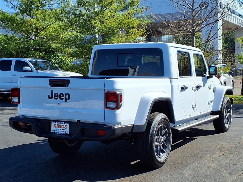 new 2025 Jeep Gladiator car, priced at $47,035
