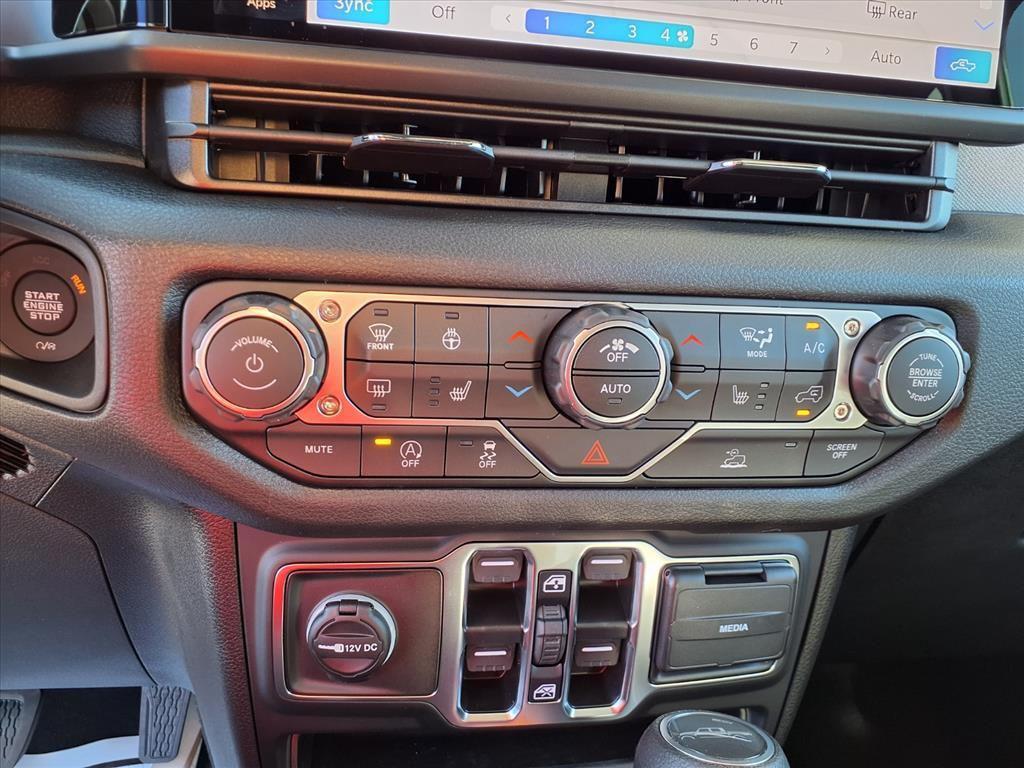 new 2025 Jeep Gladiator car, priced at $47,035