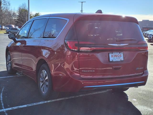 new 2025 Chrysler Pacifica Hybrid car, priced at $54,525