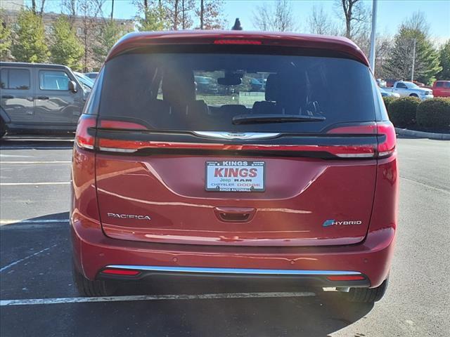 new 2025 Chrysler Pacifica Hybrid car, priced at $54,525