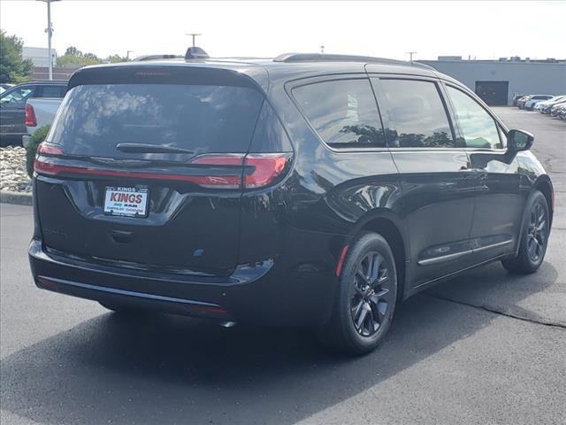 new 2024 Chrysler Pacifica Hybrid car, priced at $46,833