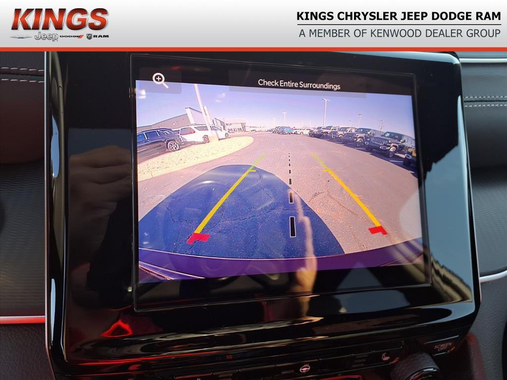 new 2025 Jeep Grand Cherokee car, priced at $38,288