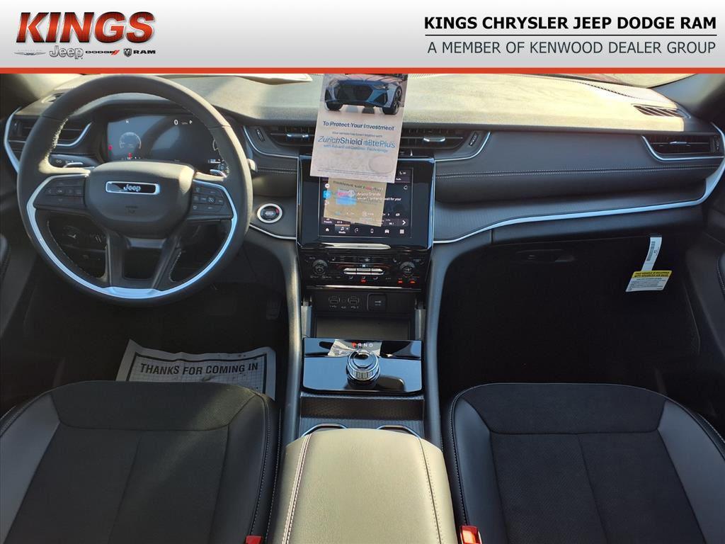 new 2025 Jeep Grand Cherokee car, priced at $38,288
