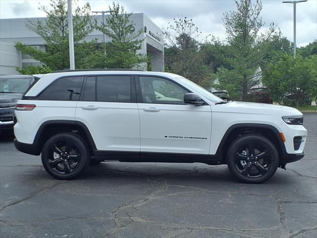 new 2025 Jeep Grand Cherokee car, priced at $40,673