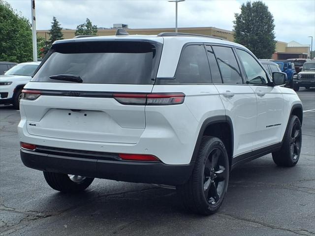 new 2025 Jeep Grand Cherokee car, priced at $40,673