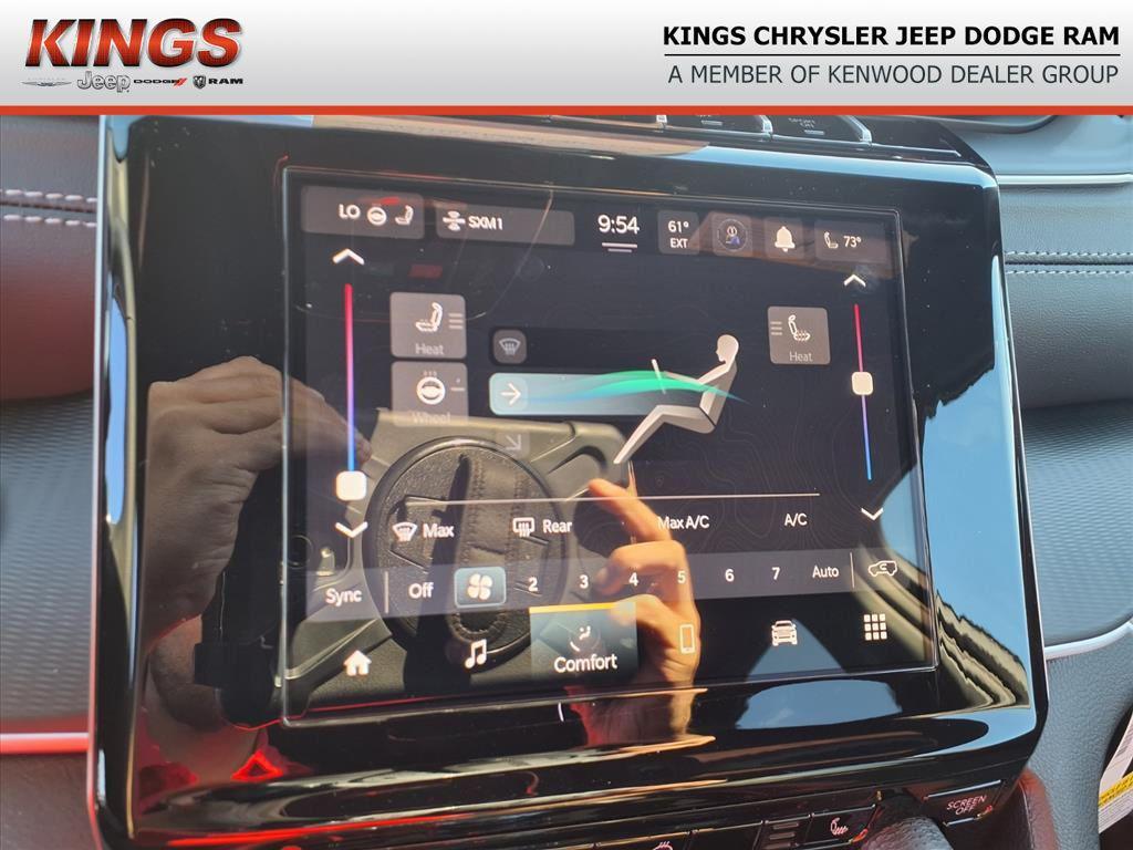 new 2025 Jeep Grand Cherokee car, priced at $39,728