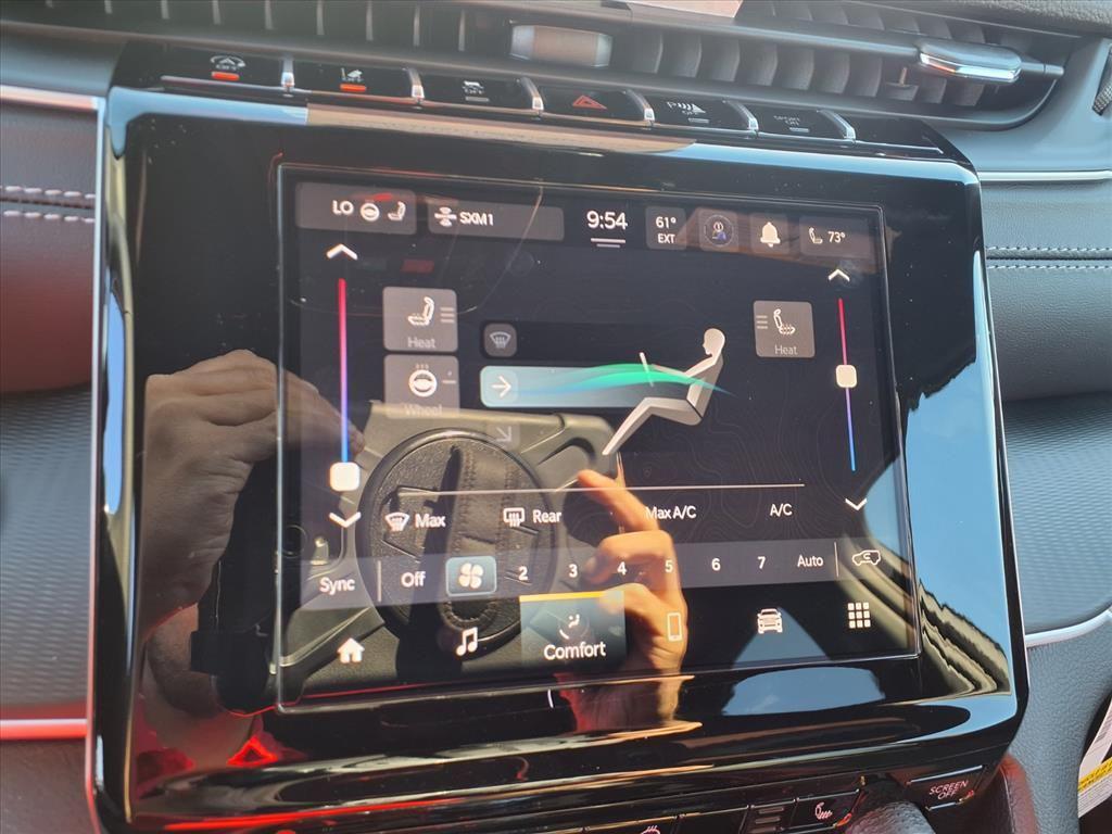 new 2025 Jeep Grand Cherokee car, priced at $35,728