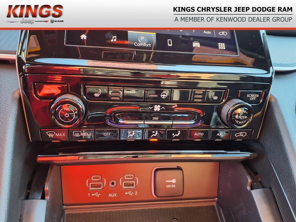 new 2025 Jeep Grand Cherokee car, priced at $39,728