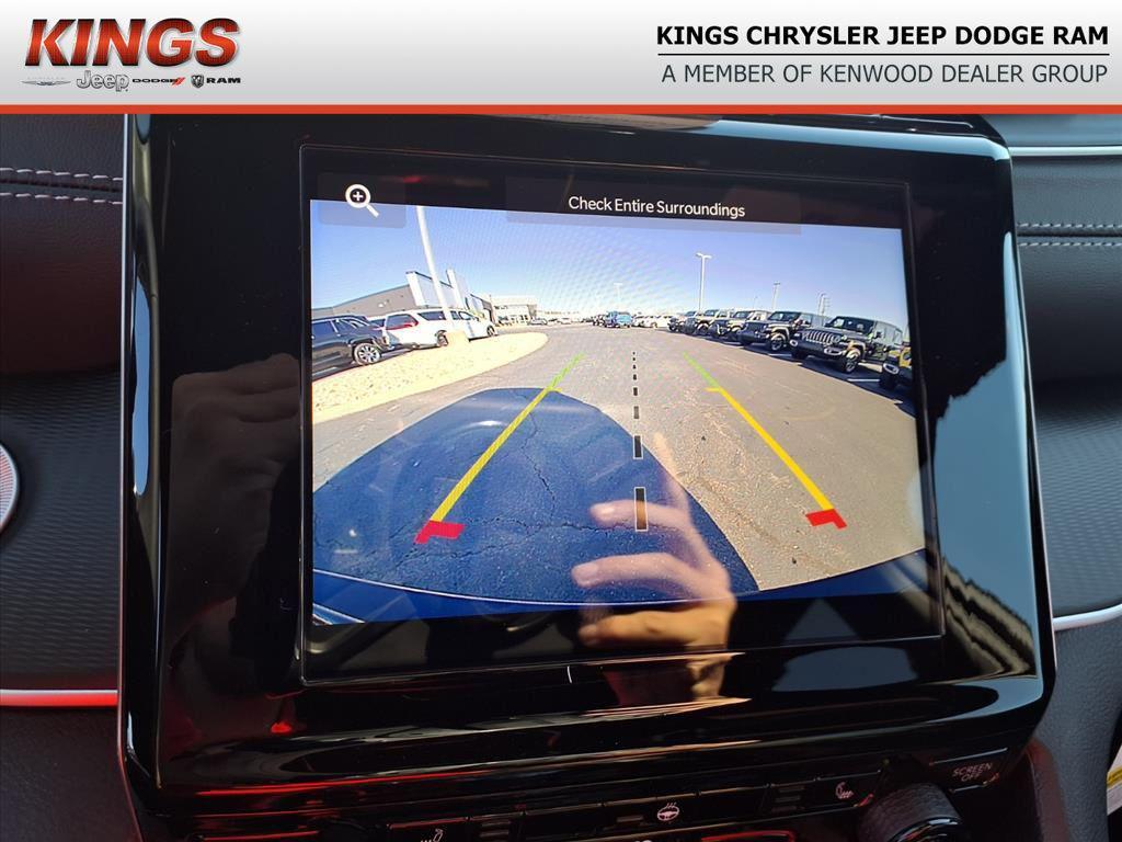 new 2025 Jeep Grand Cherokee car, priced at $39,728